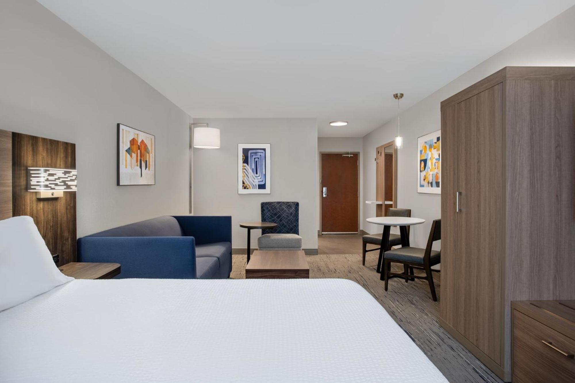 Holiday Inn Express Hotel & Suites Terre Haute By Ihg Exterior foto